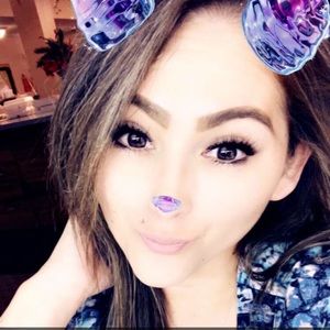 Meet your Posher, Abigail